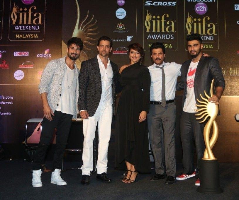 IFFA-Shahid Kapoor, Hrithik Roshan, Sonakshi Sinha, Anil Kapoor and Arjun Kapoor.