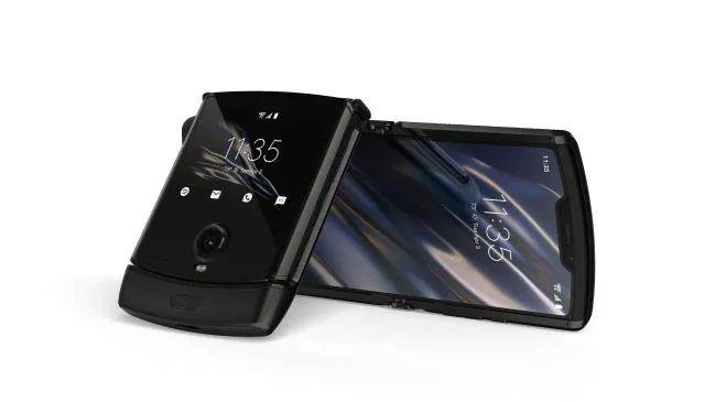 Motorola-Razr-2020-flip-phone-with-a-foldable-display-1